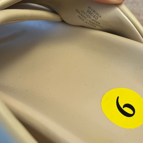 Vince Camuto vp-cresila Leather Beige Slides - Picture 5 of 10